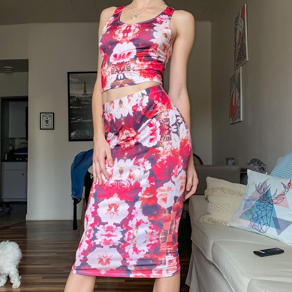 Two peice outfit! - Picture 3 of 3